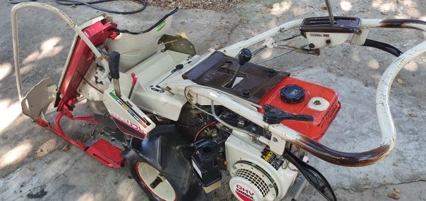 รถเกี่ยวข้าวมัดทิ้ง สอบถามได้ครับ id 0819170852 ราคา 14500