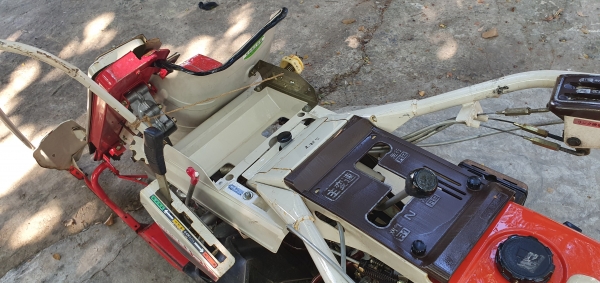 รถเกี่ยวข้าวมัดทิ้ง สอบถามได้ครับ id 0819170852 ราคา 14500