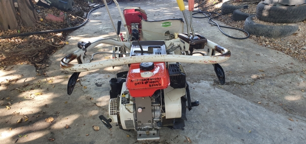 รถเกี่ยวข้าวมัดทิ้ง สอบถามได้ครับ id 0819170852 ราคา 14500