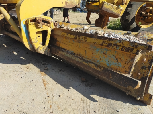 ขายรถเกรดKOMATSU GD37