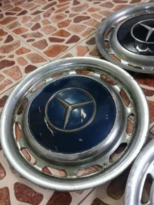 ขายฝาครอบล้อ benz