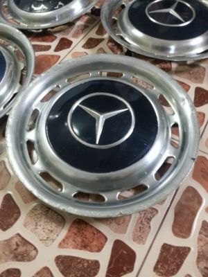 ขายฝาครอบล้อ benz