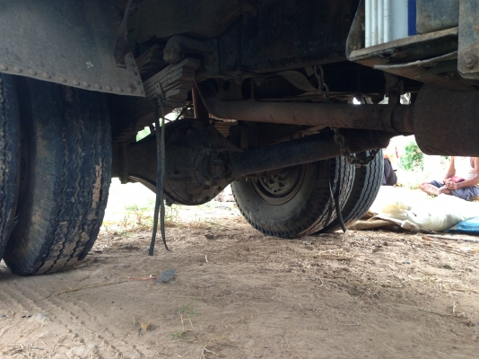 รถบรรทุก 6 ล้อ ยี่ห้อ HINO รุ่น KM777 รหัสเครื่อง WO4D ขนาด117 แรงม้า ยาง 825-16 -F หน้า-F หลัง รถสภ