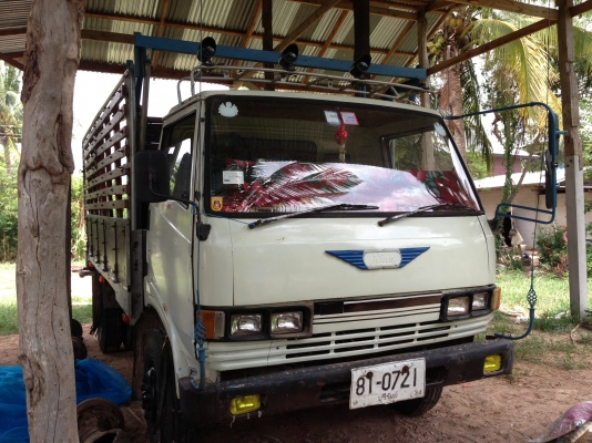 รถบรรทุก 6 ล้อ ยี่ห้อ HINO รุ่น KM777 รหัสเครื่อง WO4D ขนาด117 แรงม้า ยาง 825-16 -F หน้า-F หลัง รถสภ รถบรรทุก 6 ล้อ ยี่ห้อ HINO รุ่น KM777 รหัสเครื่อง WO4D ขนาด117 แรงม้า ยาง 825-16 -F หน้า-F หลัง รถสภ