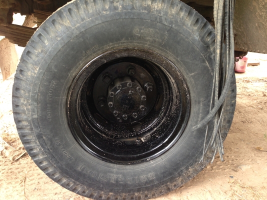 รถบรรทุก 6 ล้อ ยี่ห้อ HINO รุ่น KM777 รหัสเครื่อง WO4D ขนาด117 แรงม้า ยาง 825-16 -F หน้า-F หลัง รถสภ