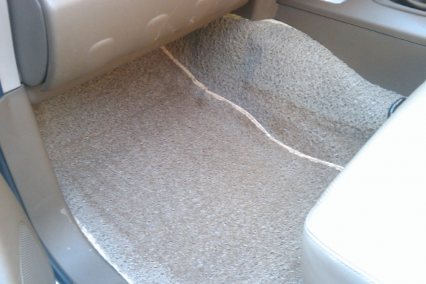 ขายพรมดักฝุ่นไวนิล รุ่น Full option 8 ชิ้น และชุดหุ้มเบาะหนังแท้ครบเซ็ท 2 ชุด (สีครีม) ของ navara cab ราคาถูก