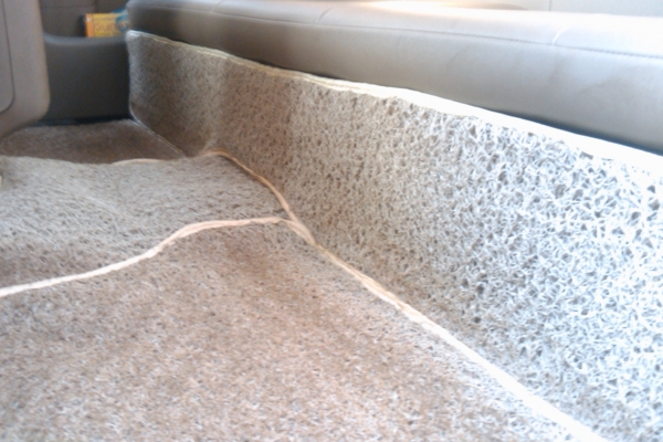 ขายพรมดักฝุ่นไวนิล รุ่น Full option 8 ชิ้น และชุดหุ้มเบาะหนังแท้ครบเซ็ท 2 ชุด (สีครีม) ของ navara cab ราคาถูก