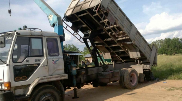 mitsu ไอ้หลง fk455 เคนื่อง 6d14 ยาง 900 เครน5 ตันท้องวี ดั้ม4เมตร