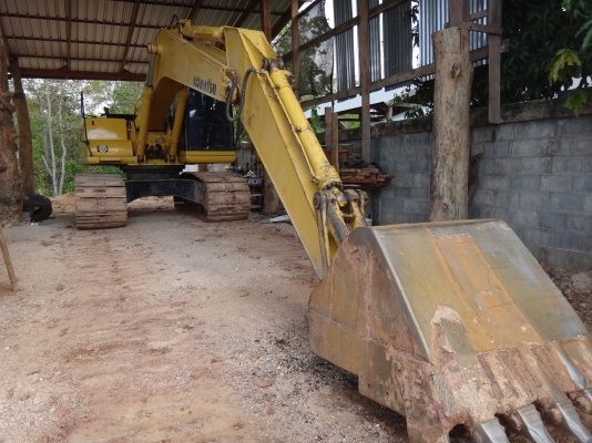 ขายด่วน  รถแบคโฮ  KOMATSU   200 รุ่น 6  สวยเดิมๆ เล่มทะเบียนครบ  พร้อมใช้งาน  แอร์ ไฟฟ้าครบ