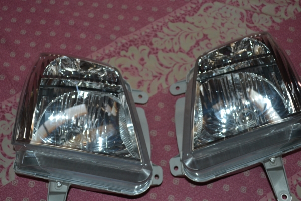 ขายโคมไฟหน้า D-max เป็นของใหม่ติดรถแล้วถอดเปลี่ยนเป็นโคมดำ