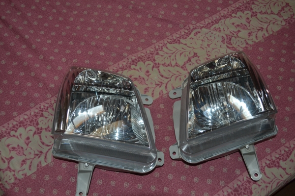 ขายโคมไฟหน้า D-max เป็นของใหม่ติดรถแล้วถอดเปลี่ยนเป็นโคมดำ