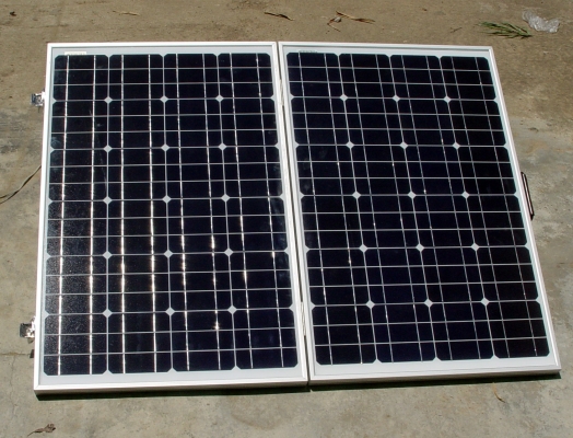 ขายโซล่าเซลล์ฉบับกระเป๋า 120 วัตต์ พกพาสะดวก เปิด-ปิดง่าย