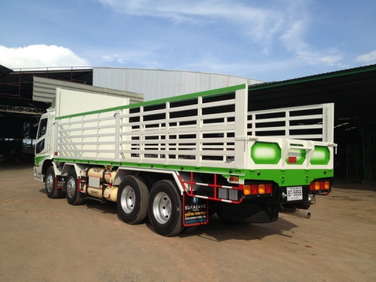 ยังเหลืออีกหลายคันครับ FUSO 12 ล้อ NGV 100\% กระบะ 7.50 เมตร ครับคันนี้เป็นคัชซีนอกครับจากญี่ปุ่นจดทะเบียนรอพร้อมเล่มเรียบร้อยครับคันนี้ลูกค้าสั่งวางเครื่องฮุนได C6AB 310แรงม้าพร้อมจูนกล่องเรียบร้อยรถสวยมาก