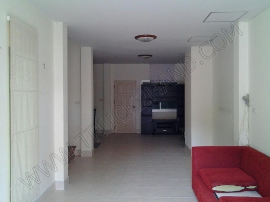 ขายด่วน บ้านหลังขวามือตกแต่งภายในแล้วพร้อมจัดสวน 2 ชั้น 3 ห้องนอน 3 ห้องน้ำ