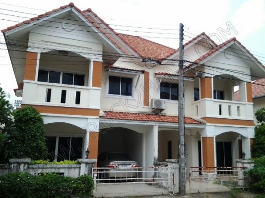 ขายด่วน บ้านหลังขวามือตกแต่งภายในแล้วพร้อมจัดสวน 2 ชั้น 3 ห้องนอน 3 ห้องน้ำ