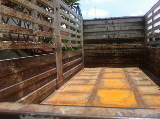 ขายกระบะเหล็กคอกสูง ของ HINO MEGA 320 เมื่อปี 50