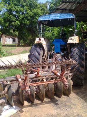 ขายรถไถนาฟอร์ด6610พร้อมเล่มทะเบียน2คันแยกขาย 280000บาท