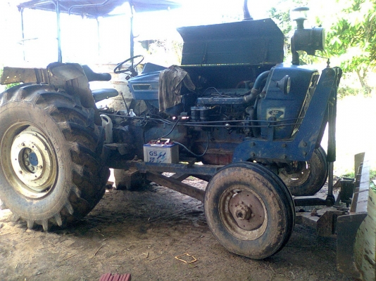 ขายรถไถนาฟอร์ด6610พร้อมเล่มทะเบียน2คันแยกขาย 280000บาท