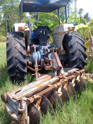 ขายรถไถนาฟอร์ด6610พร้อมเล่มทะเบียน2คันแยกขาย 280000บาท