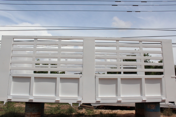 กระบะเหล็กรถบรรทุก 10  ล้อ