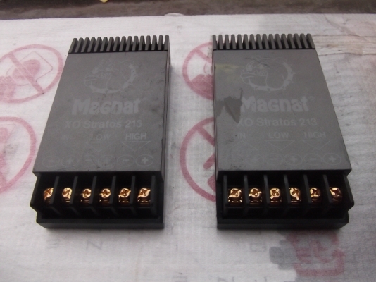 ตัวแยกเสียงยี้ห้อMagnatติดตู้มาจากญี่ปุ่นเทสแล้วใช้งานได้ดีครับ