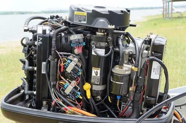 ขายเรือbass champion 19 ฟุต mercury EFI 175hp