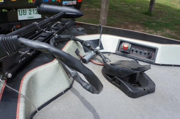 ขายเรือbass champion 19 ฟุต mercury EFI 175hp