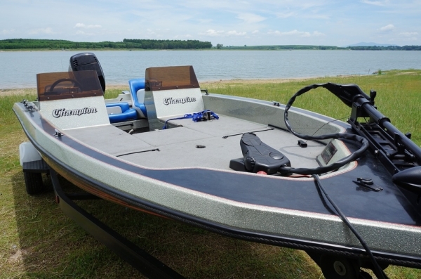 ขายเรือbass champion 19 ฟุต mercury EFI 175hp