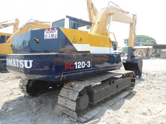 ขายรถแมคโครPC120-3  สภาพพร้อมใช้ สนใจติดต่อ บอย 085-156-2314