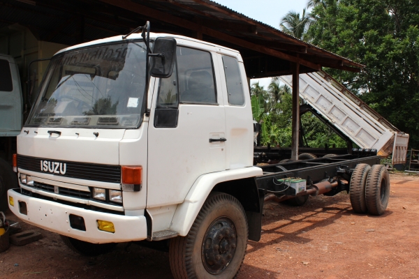 ขายอิซูสุ่ 6 ล้อช่วงยาว (รถห้าง)