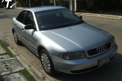 ขาย AUDI,A4 สีบรอนซ์เงิน 1.8 ปี95 เกียร์ออโต้ ติดLPG ประหยัดมาก รถสวย สภาพดี 135000