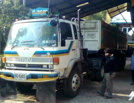 ต้องการขายรถบรรทุก 18 ล้อ ISUZU