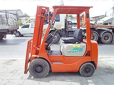 ขายรถยกมิตซูบิชิ 1.5 ตัน (รุ่นใหม่) เครื่องเบนซิน  กระบอกคู่   เสาสูง 3 เมตร  พวงมาลัยเพาเว่อร์  สีเดิมจากนอก นำเข้าจากญี่ปุ่น ใช้งานได้ทันที