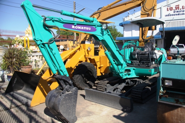 มือสองญี่ปุ่นนำเข้าเอง แบคโฮ KOMATSU-PC30-7 s.n.20860 ใช้งาน 2,044 ช.ม. พร้อมไลน์หัวเจาะ มือสองญี่ปุ่นแท้ สภาพดี รถพร้อมใช้ ราคาคุยกันได้ มีบริการขนส่ง