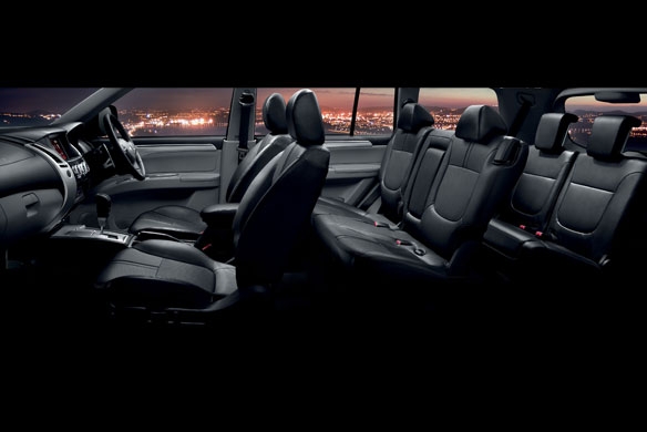 Pajero Sport พิเศษสุด ส่วนลดกว่า100,000บาท ฟรี ประกันภัยชั้น 1 หรือเลือกรับดอกเบี้ย 0\%