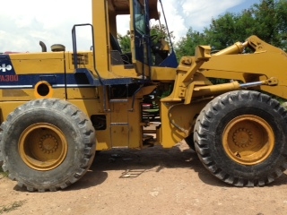 ขายรถตัก KOMATSU WA300-1,SN 31468/พร้อมใช้งาน&rlm; สนใจติดต่อคุณรัตนศักดิ์ โทร.081-7621704
