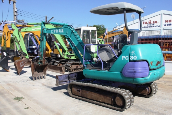 มือสองญี่ปุ่นนำเข้าเอง แบคโฮ KOMATSU-PC30-7 s.n.26661 ใช้งาน 4,011 ช.ม. มือสองญี่ปุ่นแท้ สภาพดี รถพร้อมใช้ ราคาคุยกันได้ มีบริการขนส่ง
