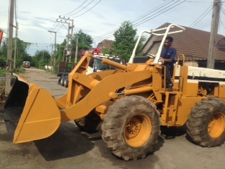 ขายรถตัก KOMATSU 510,SN/15410/กรองเดี่ยว/พร้อมใช้‏งาน สนใจติดต่อคุณรัตนศักดิ์ โทร.081-7621704 ขายรถตัก KOMATSU 510,SN/15410/กรองเดี่ยว/พร้อมใช้‏งาน สนใจติดต่อคุณรัตนศักดิ์ โทร.081-7621704