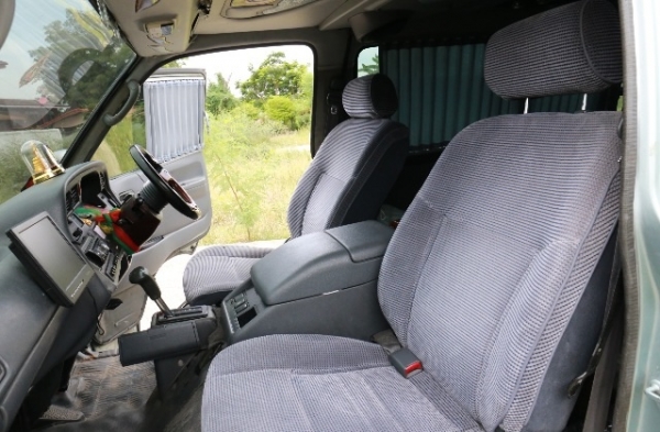 ขายรถตู้toyotaหัวจรวด หลังคาเตี้ย vip