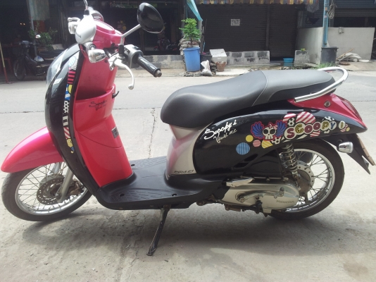 ขาย HONDA SCOOPY I รถปลายปี2011 เดิมทุกชิ้นส่วน ไม่เคยล้ม มือเดียวป่ายแดง งดต่อรองคับ