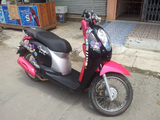 ขาย HONDA SCOOPY I รถปลายปี2011 เดิมทุกชิ้นส่วน ไม่เคยล้ม มือเดียวป่ายแดง งดต่อรองคับ