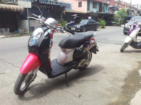 ขาย HONDA SCOOPY I รถปลายปี2011 เดิมทุกชิ้นส่วน ไม่เคยล้ม มือเดียวป่ายแดง งดต่อรองคับ