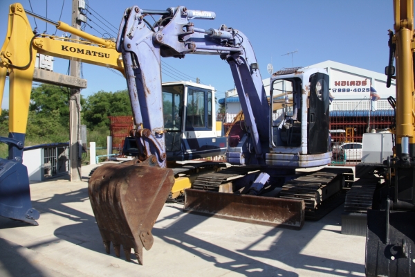 มือสองญี่ปุ่นนำเข้าเอง แบคโฮ KOMATSU-PC75UU-2 s.n.8783 ใช้งาน 4,189 ช.ม. มือสองญี่ปุ่นแท้ สภาพดี รถพร้อมใช้ ราคาคุยกันได้ มีบริการขนส่ง