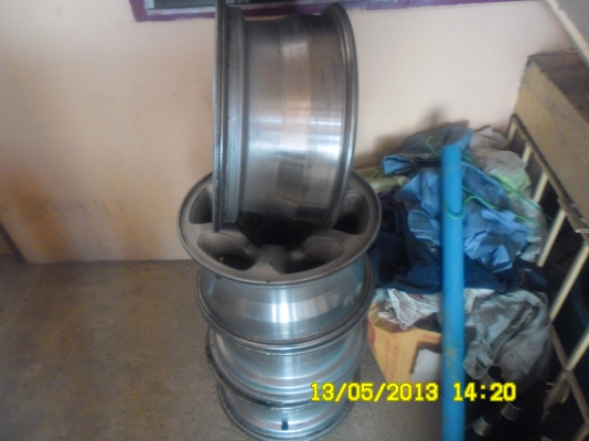 ขายแม็กขอบ15 1ชุดครับสวยๆถูกๆ