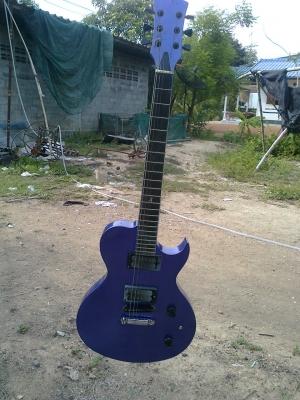ขายกีต้าไฟฟ้าหรือแลกกับรถสภาพเก่าพวก c  a100  yl ถ้าจะให้แปะเงินก็ได้ กีต้าเล่นได้เลยเสียงดีครับ