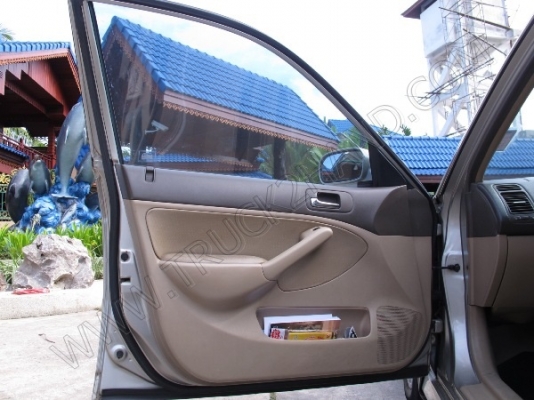 รถเก๋ง ยี่ห้อ HONDA รุ่น CIVIC รถเก๋ง ยี่ห้อ HONDA รุ่น CIVIC