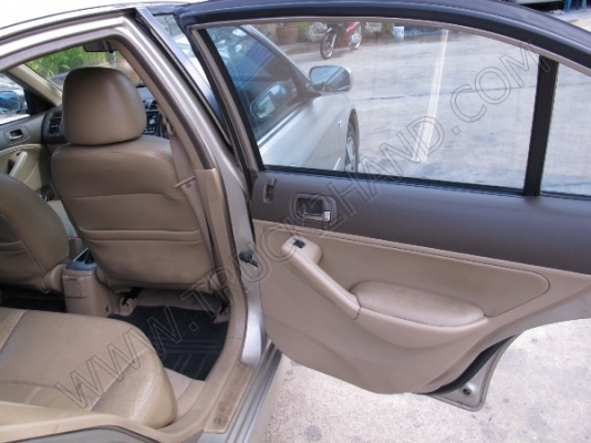 รถเก๋ง ยี่ห้อ HONDA รุ่น CIVIC รถเก๋ง ยี่ห้อ HONDA รุ่น CIVIC