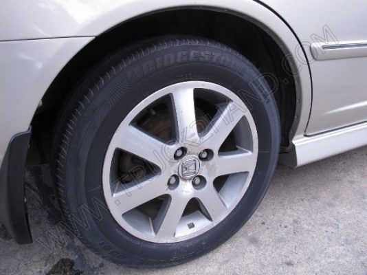 รถเก๋ง ยี่ห้อ HONDA รุ่น CIVIC รถเก๋ง ยี่ห้อ HONDA รุ่น CIVIC