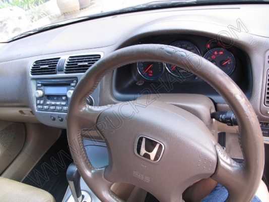 รถเก๋ง ยี่ห้อ HONDA รุ่น CIVIC รถเก๋ง ยี่ห้อ HONDA รุ่น CIVIC