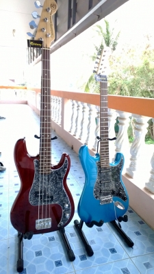 ขายเบส+ กีต้าไฟ +หลังเต่า